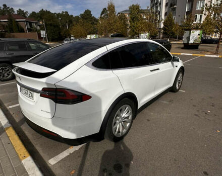 Белый Тесла Модель Х, объемом двигателя 0 л и пробегом 48 тыс. км за 26000 $, фото 7 на Automoto.ua