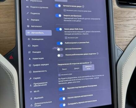 Белый Тесла Модель Х, объемом двигателя 0 л и пробегом 138 тыс. км за 30000 $, фото 82 на Automoto.ua