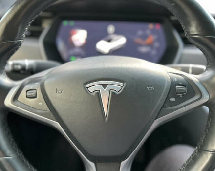 Белый Тесла Модель Х, объемом двигателя 0 л и пробегом 93 тыс. км за 34000 $, фото 3 на Automoto.ua