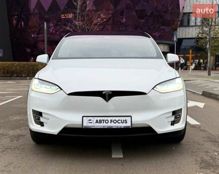 Белый Тесла Модель Х, объемом двигателя 0 л и пробегом 96 тыс. км за 25990 $, фото 2 на Automoto.ua