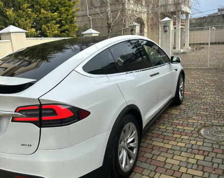 Белый Тесла Модель Х, объемом двигателя 0 л и пробегом 70 тыс. км за 24000 $, фото 21 на Automoto.ua