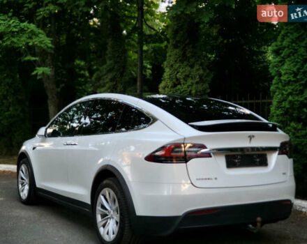 Белый Тесла Модель Х, объемом двигателя 0 л и пробегом 160 тыс. км за 21500 $, фото 3 на Automoto.ua