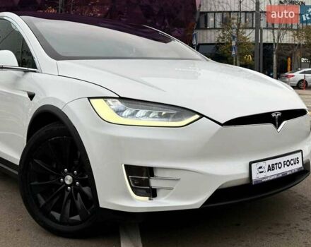 Белый Тесла Модель Х, объемом двигателя 0 л и пробегом 96 тыс. км за 25990 $, фото 1 на Automoto.ua