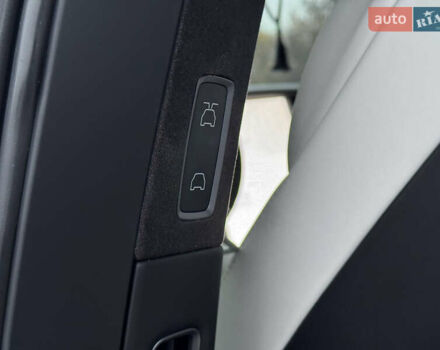 Белый Тесла Модель Х, объемом двигателя 0 л и пробегом 100 тыс. км за 22999 $, фото 31 на Automoto.ua