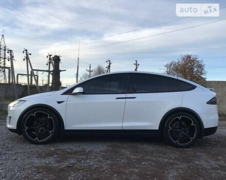 Білий Тесла Модель Х, об'ємом двигуна 0 л та пробігом 31 тис. км за 28600 $, фото 4 на Automoto.ua