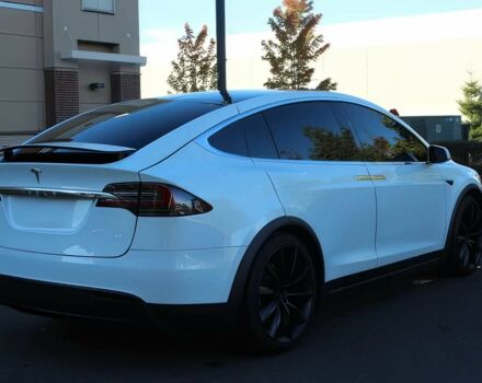 Белый Тесла Модель Х, объемом двигателя 0 л и пробегом 36 тыс. км за 9000 $, фото 4 на Automoto.ua