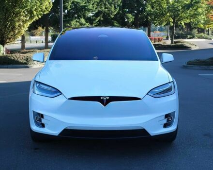 Белый Тесла Модель Х, объемом двигателя 0 л и пробегом 36 тыс. км за 9000 $, фото 1 на Automoto.ua