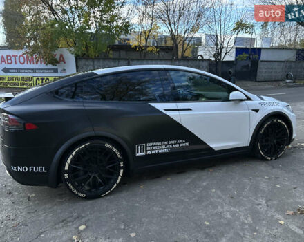 Белый Тесла Модель Х, объемом двигателя 0 л и пробегом 93 тыс. км за 34000 $, фото 26 на Automoto.ua