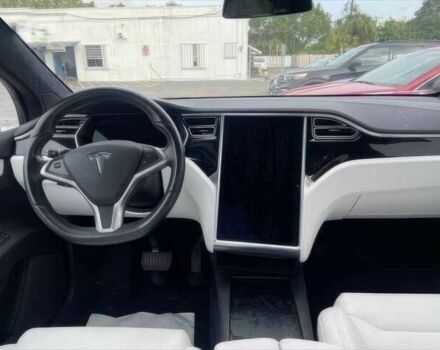 Белый Тесла Модель Х, объемом двигателя 0 л и пробегом 50 тыс. км за 19900 $, фото 7 на Automoto.ua