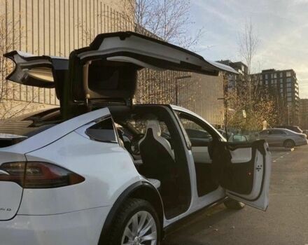 Білий Тесла Модель Х, об'ємом двигуна 0 л та пробігом 70 тис. км за 25500 $, фото 1 на Automoto.ua