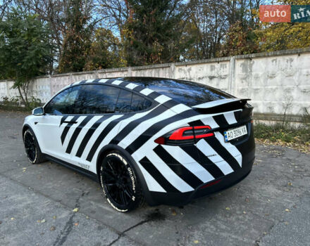 Белый Тесла Модель Х, объемом двигателя 0 л и пробегом 93 тыс. км за 34000 $, фото 29 на Automoto.ua