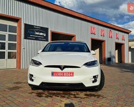 Белый Тесла Модель Х, объемом двигателя 0 л и пробегом 142 тыс. км за 23300 $, фото 4 на Automoto.ua