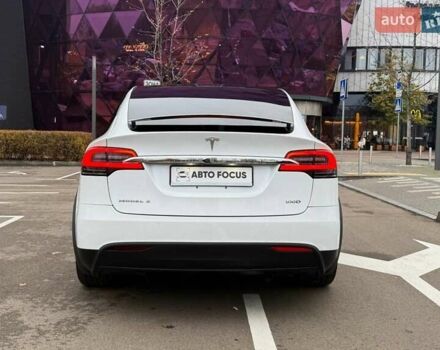 Белый Тесла Модель Х, объемом двигателя 0 л и пробегом 96 тыс. км за 25990 $, фото 5 на Automoto.ua