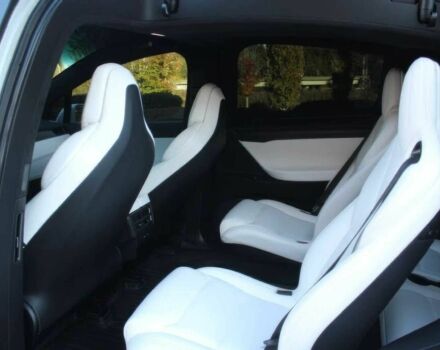 Белый Тесла Модель Х, объемом двигателя 0 л и пробегом 44 тыс. км за 8500 $, фото 15 на Automoto.ua