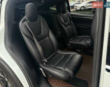 Белый Тесла Модель Х, объемом двигателя 0 л и пробегом 96 тыс. км за 25990 $, фото 12 на Automoto.ua