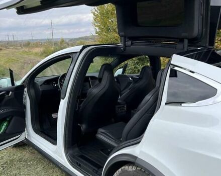 Белый Тесла Модель Х, объемом двигателя 0 л и пробегом 40 тыс. км за 69900 $, фото 9 на Automoto.ua