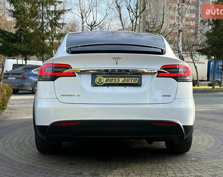 Белый Тесла Модель Х, объемом двигателя 0 л и пробегом 72 тыс. км за 40650 $, фото 5 на Automoto.ua