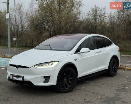 Белый Тесла Модель Х, объемом двигателя 0 л и пробегом 100 тыс. км за 22999 $, фото 2 на Automoto.ua