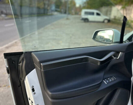 Белый Тесла Модель Х, объемом двигателя 0 л и пробегом 93 тыс. км за 34000 $, фото 7 на Automoto.ua