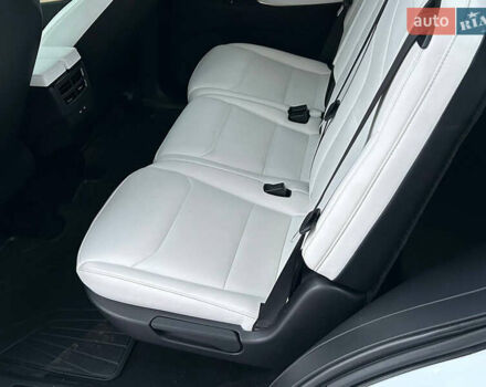 Белый Тесла Модель Х, объемом двигателя 0 л и пробегом 72 тыс. км за 27800 $, фото 13 на Automoto.ua