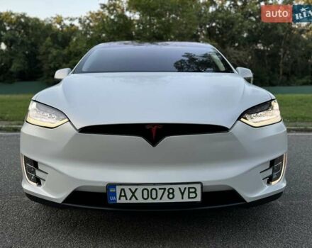 Белый Тесла Модель Х, объемом двигателя 0 л и пробегом 138 тыс. км за 30000 $, фото 2 на Automoto.ua