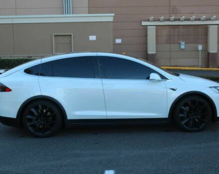 Белый Тесла Модель Х, объемом двигателя 0 л и пробегом 44 тыс. км за 8500 $, фото 6 на Automoto.ua