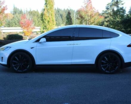 Белый Тесла Модель Х, объемом двигателя 0 л и пробегом 44 тыс. км за 8500 $, фото 3 на Automoto.ua