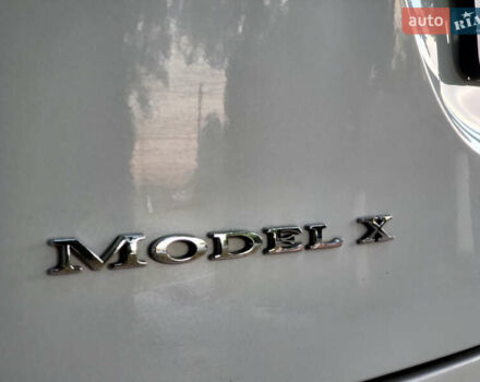 Белый Тесла Модель Х, объемом двигателя 0 л и пробегом 160 тыс. км за 21500 $, фото 9 на Automoto.ua