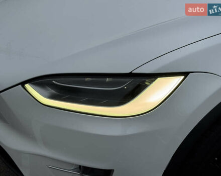 Білий Тесла Модель Х, об'ємом двигуна 0 л та пробігом 100 тис. км за 24999 $, фото 6 на Automoto.ua