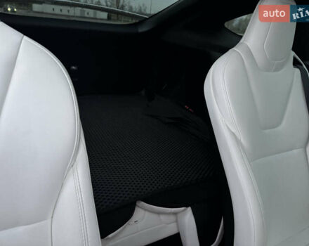 Белый Тесла Модель Х, объемом двигателя 0 л и пробегом 100 тыс. км за 22999 $, фото 36 на Automoto.ua