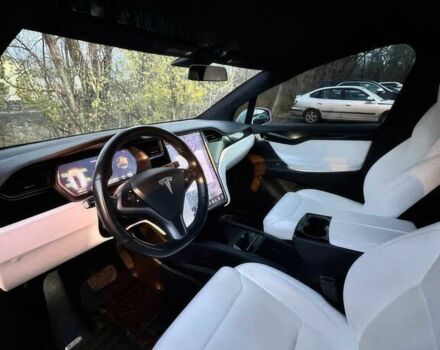 Белый Тесла Модель Х, объемом двигателя 0 л и пробегом 48 тыс. км за 4000 $, фото 6 на Automoto.ua