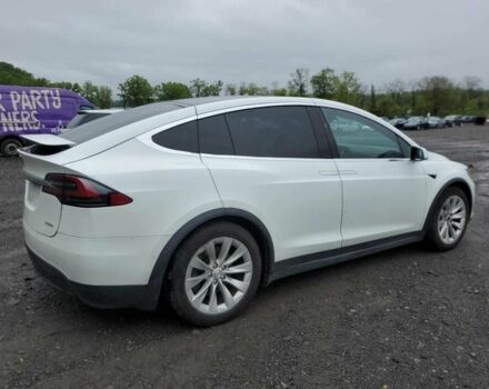 Белый Тесла Модель Х, объемом двигателя 0 л и пробегом 63 тыс. км за 9500 $, фото 2 на Automoto.ua