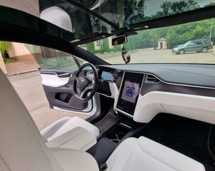 Белый Тесла Модель Х, объемом двигателя 0 л и пробегом 110 тыс. км за 25500 $, фото 29 на Automoto.ua