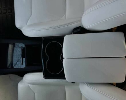 Белый Тесла Модель Х, объемом двигателя 0 л и пробегом 48 тыс. км за 4000 $, фото 9 на Automoto.ua