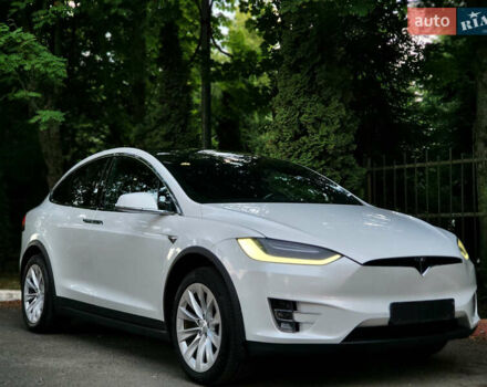 Белый Тесла Модель Х, объемом двигателя 0 л и пробегом 160 тыс. км за 21500 $, фото 11 на Automoto.ua