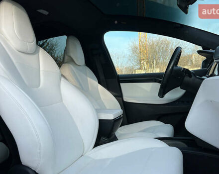 Белый Тесла Модель Х, объемом двигателя 0 л и пробегом 72 тыс. км за 40650 $, фото 17 на Automoto.ua