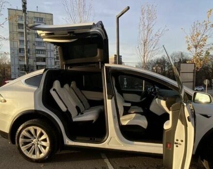 Білий Тесла Модель Х, об'ємом двигуна 0 л та пробігом 70 тис. км за 25500 $, фото 3 на Automoto.ua