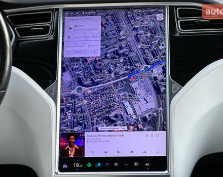 Белый Тесла Модель Х, объемом двигателя 0 л и пробегом 72 тыс. км за 40650 $, фото 16 на Automoto.ua