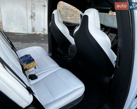 Белый Тесла Модель Х, объемом двигателя 0 л и пробегом 127 тыс. км за 29900 $, фото 25 на Automoto.ua