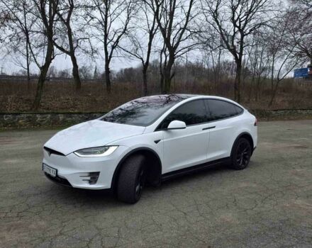 Белый Тесла Модель Х, объемом двигателя 0 л и пробегом 126 тыс. км за 29000 $, фото 1 на Automoto.ua