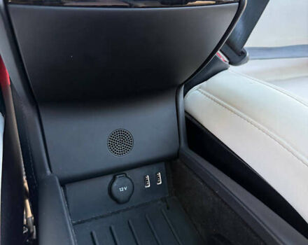 Белый Тесла Модель Х, объемом двигателя 0 л и пробегом 99 тыс. км за 30000 $, фото 16 на Automoto.ua