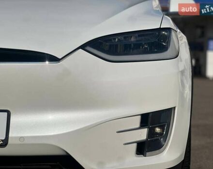 Білий Тесла Модель Х, об'ємом двигуна 0 л та пробігом 78 тис. км за 32900 $, фото 7 на Automoto.ua