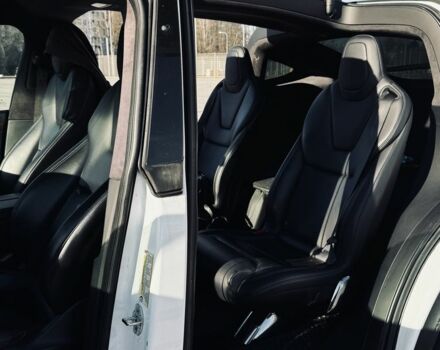 Белый Тесла Модель Х, объемом двигателя 0 л и пробегом 130 тыс. км за 28300 $, фото 9 на Automoto.ua