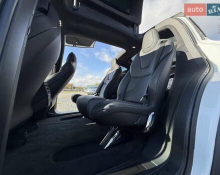Белый Тесла Модель Х, объемом двигателя 0 л и пробегом 93 тыс. км за 35700 $, фото 28 на Automoto.ua