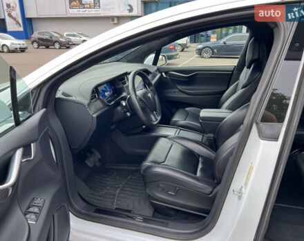 Белый Тесла Модель Х, объемом двигателя 0 л и пробегом 21 тыс. км за 28700 $, фото 13 на Automoto.ua