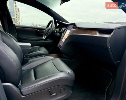 Белый Тесла Модель Х, объемом двигателя 0 л и пробегом 93 тыс. км за 33000 $, фото 22 на Automoto.ua