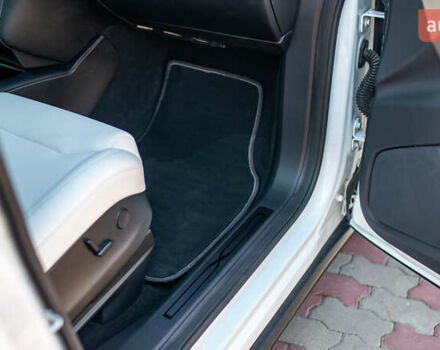 Белый Тесла Модель Х, объемом двигателя 0 л и пробегом 46 тыс. км за 39500 $, фото 71 на Automoto.ua