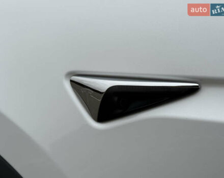 Белый Тесла Модель Х, объемом двигателя 0 л и пробегом 93 тыс. км за 33000 $, фото 17 на Automoto.ua