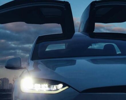 Белый Тесла Модель Х, объемом двигателя 0 л и пробегом 58 тыс. км за 33500 $, фото 9 на Automoto.ua