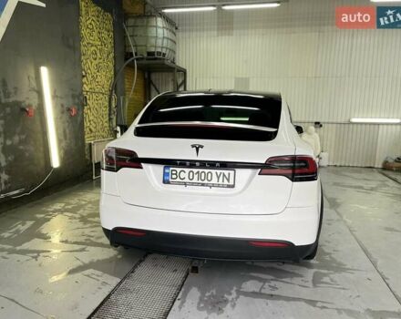 Белый Тесла Модель Х, объемом двигателя 0 л и пробегом 199 тыс. км за 28500 $, фото 12 на Automoto.ua